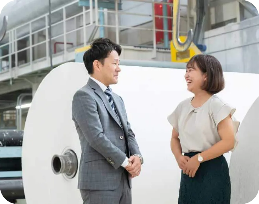 笑顔で談笑する鶴見製紙・沼津工場の方