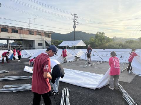 設営中❷.jpegのサムネイル画像